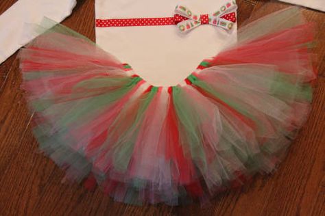 Easter Tutu, Tutu En Tulle, Diy Tutu Skirt, Tulle Skirt Tutorial, Tutu Tutorial, Hand Art Kids, No Sew Tutu, Tulle Poms, Fabric Tutu