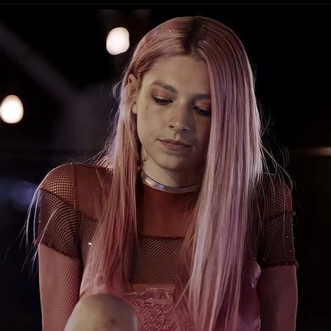 Jules Vaughn, Pink Hair, Hair Inspo, Pretty People, Beautiful People, Persona, Love Her, Long Hair Styles, Celebrities