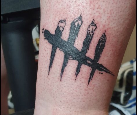 Daylight Tattoo, Gamer Tattoos, Spooky Tattoos, Dead By Daylight, Tattoo Models, Creative Tattoos, Deathly Hallows Tattoo, Simple Tattoos, Body Art Tattoos