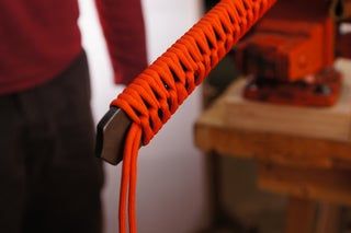 Paracord Wrap : 6 Steps (with Pictures) - Instructables Ax Handle, Paracord Wrap Handle, Paracord Bracelet Diy, Paracord Diy, Paracord Knots, Cord Wrap, Parachute Cord, Paracord Projects, Paracord Bracelet