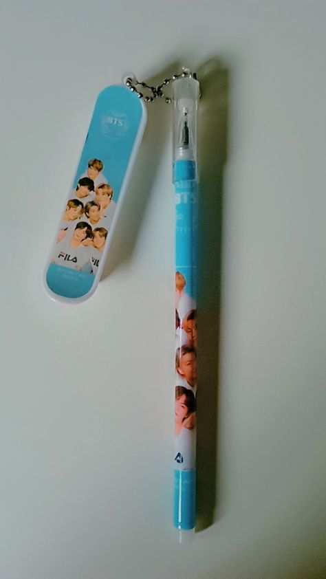 Bts Pen, Bts School, Boy Cake, School Pencils, Cakes For Boys, Bts Army, Pen, Bts, Cake