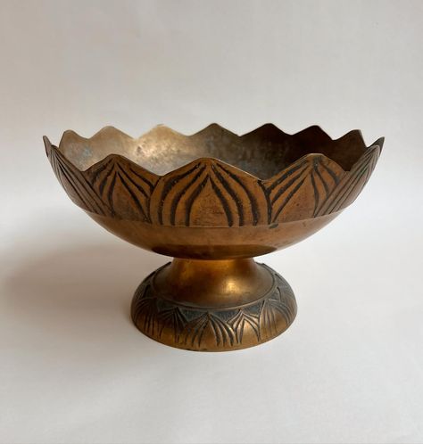 Chonky and HEAVY brass pedestal bowl. The brass bowl of all bowls. The I love the detailed edges! Would be an epic fruit bowl or can you imagine a flower arrangement in this?! Approximately 13 inches across and 8 inches tall. $98 • Please comment ‘MINE’ or ‘CLAIM’ if you would like to purchase. Shipping is separate and invoiced after payment for item as this varies by zip code. I will send you a DM to get your payment info. 🤍 • • Items vary in age, but are preowned/preloved. They often have ... Brass Bowl, Pedestal Bowl, Zip Code, Fruit Bowl, Flower Arrangement, A Flower, Flower Arrangements, I Love, Bowl