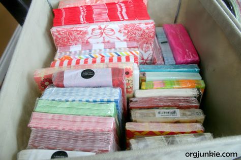 How to Organize Partyware : I'm an Organizing Junkie Party Supply Organization, Organizing And Cleaning, Simplified Living, Kitchen Paper, Organizing Time, Small Organization, How To Organize, Party Napkins, Guest Post