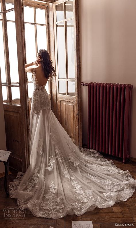 Romantic Backless Wedding Dress, Elegant Fit And Flare Wedding Dress, Dreamy Wedding Dress Romantic Elegant, Siren Wedding Dress, Alon Livne Bridal, Lace Wedding Dress Strapless, Fitting Wedding Dress, Slim Wedding Dress, Wedding Mermaid Dress