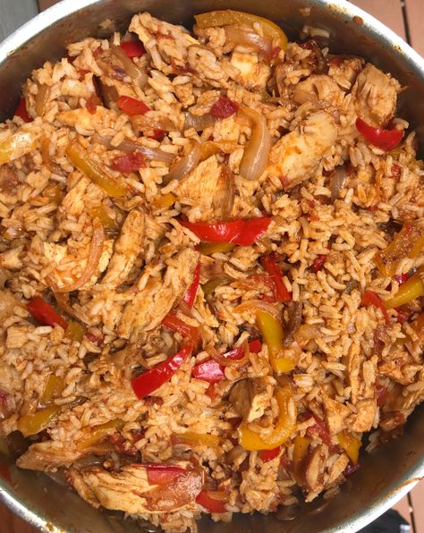 Skillet Chicken Fajita Rice - Six Clever Sisters Chicken Taco Rice Skillet, Fajita Rice Recipe, Chicken Fajita Rice, Fajita Recipes, Fajita Rice, Chicken Mexican, Regular Meals, Fajita Mix, Steak And Rice