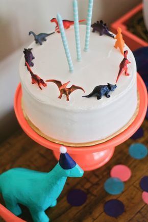 4de Verjaardag, Dino Cake, Dinosaur Birthday Cakes, Dinosaur Themed Birthday Party, Dino Birthday Party, Easy Birthday, Dinosaur Cake, Cookie Favors, Simple Birthday Cake