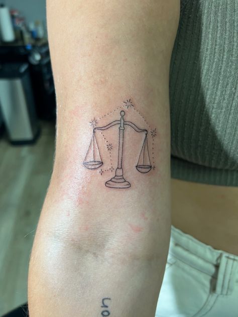 Fine Line Scale Tattoo, Small Libra Scale Tattoo, Creative Libra Tattoo, Libra Tattoo Aesthetic, Libra Air Sign Tattoo, Libra Tarot Card Tattoo, Libra Scales Drawing, Balance Scale Tattoo, Libra Scales Tattoo