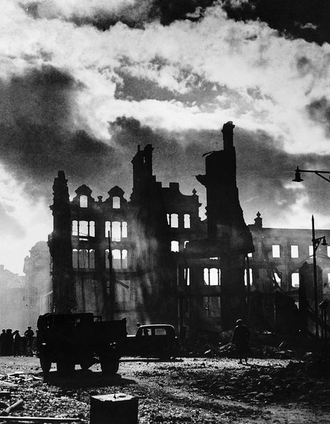 How Swansea's devastating Blitz was seen through the eyes of children - Wales Online Coventry Cathedral, A Level Art Sketchbook, The Blitz, Battle Of Britain, Swansea, Black White Photos, Environment Concept Art, Historical Photos, Great Britain