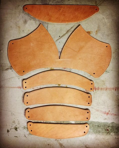 Pauldron in leather wip #leather #armour Diy Leather Armor, Greek Gods Costume, Armor Craft, Leather Pauldron, Leather Armour, Armor Ideas, Leather Working Projects, Viking Armor, Diy Leather Projects