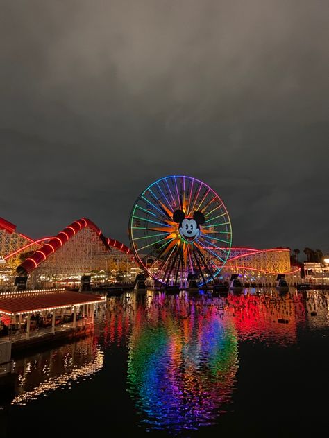 Ferris Wheel At Night, Disneyland Los Angeles, Disneyland California Adventure, Go Usa, Disneyland California, California Adventure, American Dream, Travel Goals, Anaheim