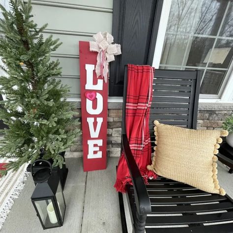 Love is in the Air: Adorable DIY Valentine's Porch Sign for Your Home - White Lilac Farmhouse White Mantel, Love In The Air, Diy Porch, White Lilac, February 14th, Design Rules, Red Sparkle, Dixie Belle Paint, Porch Sign