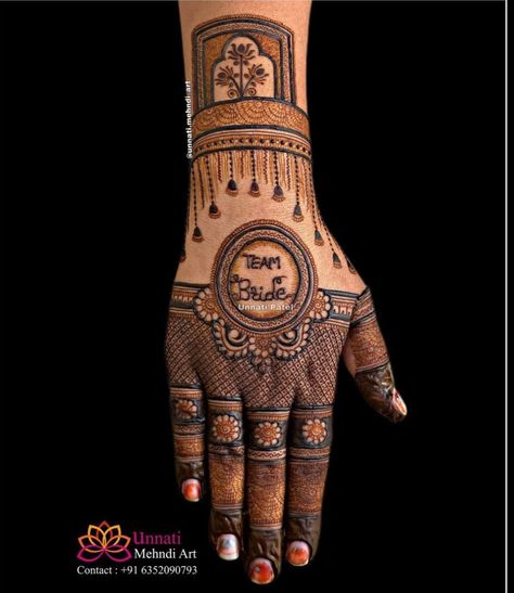 Back Hand Mehndi Designs Stylish Latest, Tattoo For Women Arm Sleeve, Designer Mehndi Designs, Designer Mehendi Designs, Arm Sleeve Black Women, Back Mehndi Designs, Back Hand Mehndi Designs Stylish, Fancy Mehndi Designs, Henna Designs Back Hand