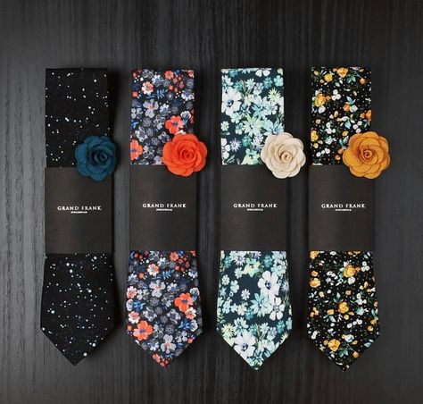 Cravatte e spilla-fiori all'occhiello già abbinati / Great florals with lapel pins Men Attire, Summer Ties, Der Gentleman, Wool Tie, Mens Fashion Blog, Classy Men, Gentleman Style, Suit And Tie, Tie And Pocket Square