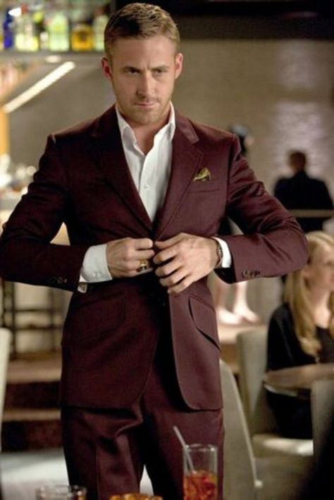 The 30 Best Suits on Film 14 Ryan Gosling Suit, Outfit Hombres, Ryan Gosling Style, Maroon Suit, A Man In A Suit, Outfit Blazer, Man In A Suit, Райан Гослинг, Burgundy Blazer