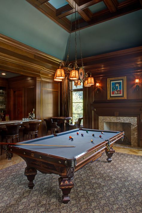 Recreation Room Ideas, Mediterranean Family Room, Antique Pool Tables, Billiards Room Decor, Custom Pool Tables, He Loves Her, Gentleman's Club, Recreation Room, Billiard Rooms