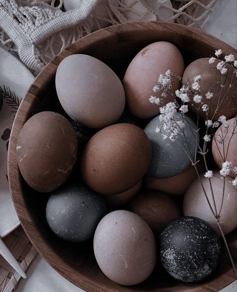 Brown Easter Aesthetic, Easter Dark Aesthetic, Easter Esthetics, Dark Easter Aesthetic, Easter Sunday Aesthetic, Easter Astethic, Easter Egg Aesthetic, Happy Easter Aesthetic, Easter Eggs Aesthetic