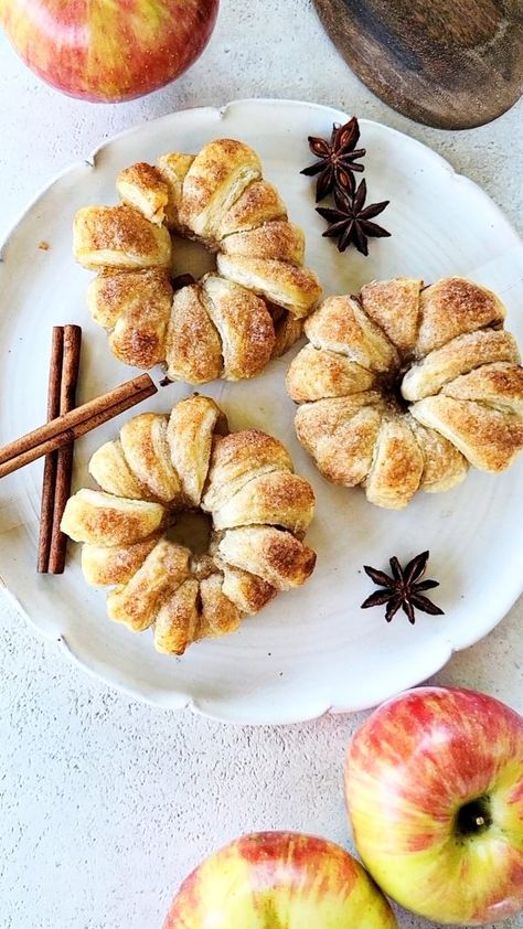 Simple Cooking With Pep, Blueberry Streusel Muffins, Blueberry Crumb Cake, Apple Pastry, Simple Baking, Apple Puff Pastry, Muffin Streusel, Puff Pastry Dough, Blueberry Crumble