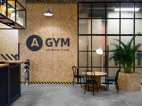 Gym Reception Design, Personal Training Studio Design, Gym Decor Ideas, Gym Decorating Ideas, Gym At Home Ideas, Mini Gym At Home, Fitness Design Gym, Mini Gym At Home Ideas, Home Gym Basement