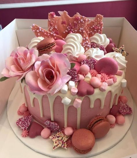 Fabulous ideas for the perfect Quinceañera celebration. Whimsical , wonderful ideas for a Quinceañera #quinceañeraideas #birthdayideas #quinceañeradecor #decorations #partyfood #desserttable #quinceañeracake #partycake Macaroon Birthday, Girly Birthday Cakes, Patisserie Fine, Ice Cream Birthday Cake, Macaron Cake, Creative Birthday Cakes, Beautiful Birthday Cakes, Birthday Cake Ideas, God Mat