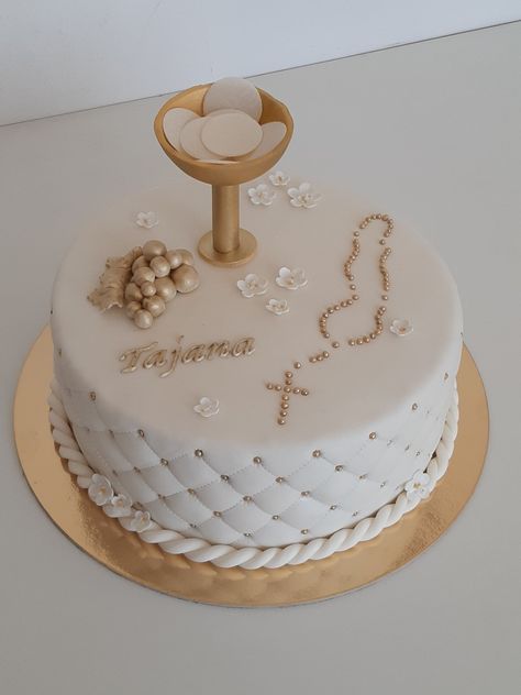 Cakes For First Communion, Simple Communion Cakes, 1st Holy Communion Cake, Cake For Confirmation, Cake For First Communion, First Communion Cake Ideas, Confirmation Cakes Catholic, Communion Cake Ideas, 1st Communion Party Ideas