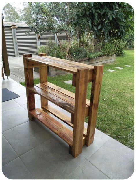 Diy Shelf From Pallets, Wood Skid Projects, Bedroom Ideas With Pallets, Shelf Made From Pallets, Shelving From Pallets, Outdoor Shelf Diy, Pallet Shoe Shelf, Shelves From Pallets Diy, Pallet Projects Shelves