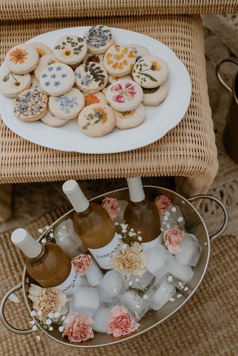 Beach Bridal Shower Ideas, Bridal Shower Picnic, Bridal Picnic, Boho Bachelorette Party, Boho Bachelorette, Bridal Shower Inspo, Beach Bridal Showers, Boho Picnic, Bridal Shower Inspiration