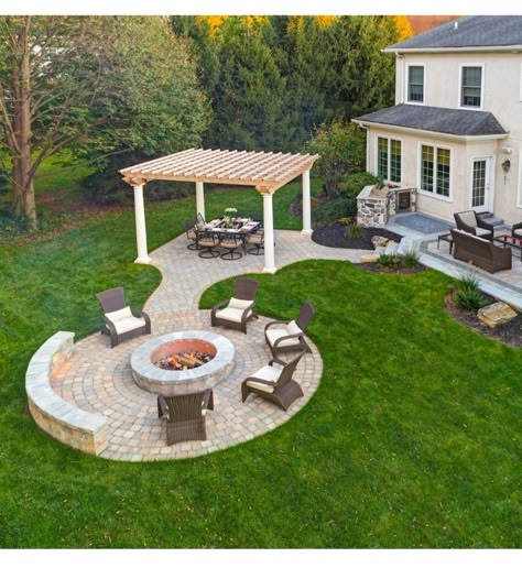 Patio Extension Ideas, Outside Fire Pits, Outdoor Fire Pit Designs, Fire Pit Landscaping, Outdoor Patio Designs, Patio Pergola, Fire Pit Ideas, Popular Diy, Fire Pit Area