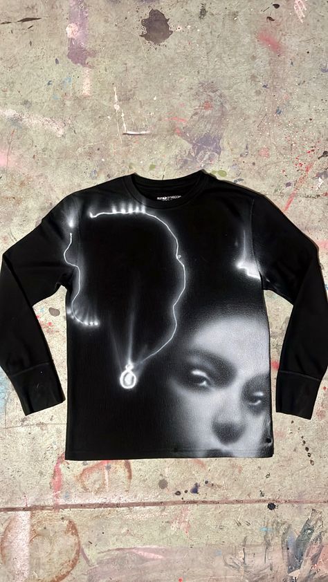 Airbrushed Clothes, Airbrush Clothing, Airbrush Tutorial, Airbrush Clothes, Dope Fashion Outfits, Airbrush Shirts, Apparel Design Inspiration, Airbrush Designs, Street Fashion Men Streetwear