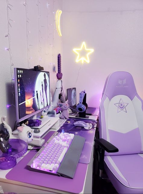 Purple gaming accessories Gaming Setup Aesthetic, Games Room Inspiration, Gamer Bedroom, Lavender Room, Fesyen Islam, Gamer Setup, Otaku Room, Gamer Room Decor, Video Game Room Design