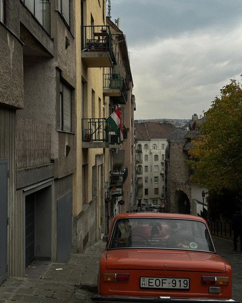 autumn in Budapest through my eyes 📸 for me every photo is special and in the most ❣️ Budapest Autumn, Gap Year, My Eyes, Budapest, Europe Travel