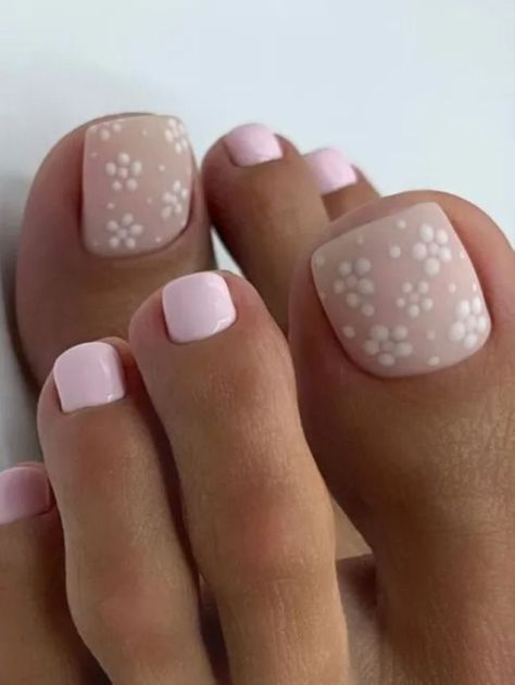 Light Pink Pedicure, Flower Pedicure Designs, Flower Pedicure, Flower Toe Nails, Pedicure Design, Pink Pedicure, Pink Toe Nails, Pedicure Nail Designs, Gel French Manicure