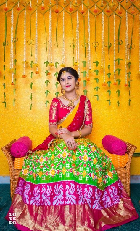 Lehangas Designs, Half Saree Function, Kalamkari Dresses, Ikkat Dresses, Lehenga Saree Design, Half Saree Lehenga, Half Sarees, Wedding Saree Blouse, Wedding Saree Blouse Designs