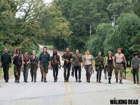 Walking Dead Meme, The Walking Dead Cast, Glenn Y Maggie, Walking Dead Wallpaper, Walking Dead Memes, Dead Memes, Walking Dead Cast, Chandler Riggs, Carl Grimes