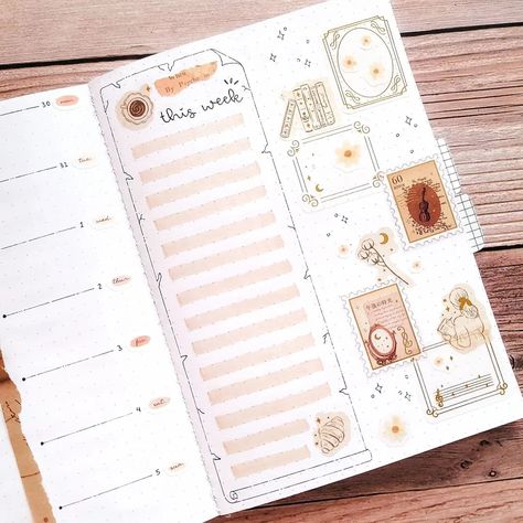 Harry Potter Light, Bullet Journal Spreads, Bullet Journal Ideas Templates, Creating A Bullet Journal, Light Academia Aesthetic, Bullet Journal Notes, Bullet Journal Paper, Bullet Journal Hacks, Bulletin Journal Ideas