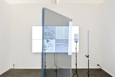 EMMANUEL VAN DER AUWERA VIDEOSCULPTURE XX (THE WORLD'S 6TH SENSE), 2019 6 LCD screens, polarization filter, plexiglass, 10 tripods, cables, HD video 13 mins 34 secs, dimensions variable Edition of 2 plus 1 AP Interactive Exhibition, Art Rules, Projection Mapping, Moving Image, Stage Design, Art Portfolio, Exhibition Design, Design Working, Art Videos