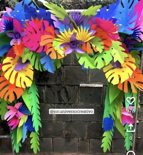 Brazil Party, Kids Church Decor, Dance Decorations, School Board Decoration, Jungle Flowers, Hawaiian Party Decorations, Hawaiian Birthday Party, Butterfly Art Painting, Pool Party Decorations