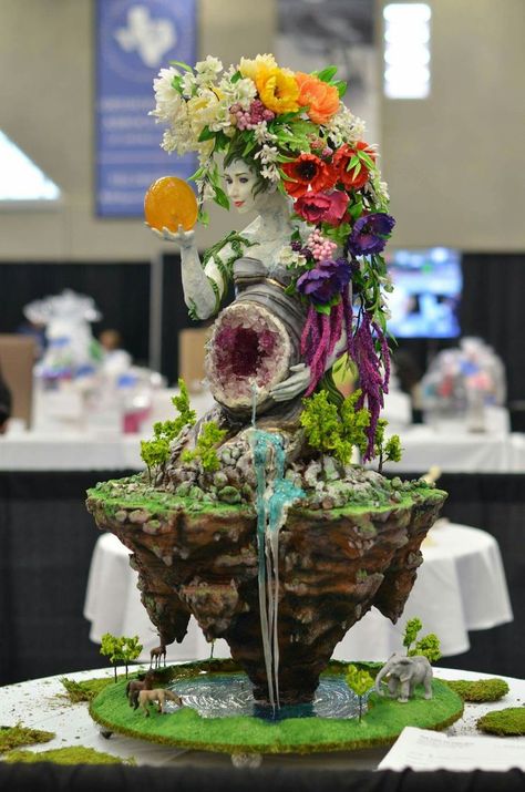 Moss Cake, Earth Cake, Cake Competition, Cake Structure, Decorate A Cake, Gravity Defying Cake, Gravity Cake, Geode Cake, Cake Show