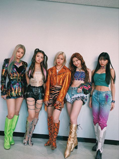 Itzy Not Shy Outfit, Not Shy Itzy, Itzy Outfit, Itzy Outfits, Itzy Fashion, Itzy Official, Only One, Kpop Concert Outfit, Estilo Indie