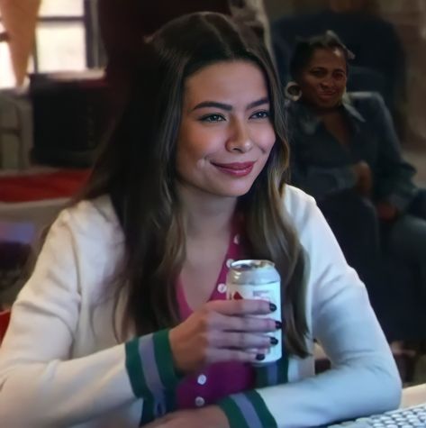 Miranda Cosgrove Icarly, Carly Shay, Icarly And Victorious, Miranda Cosgrove, Tv Time, Icarly, Old Shows, Tv Times, Nickelodeon