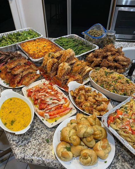 Cooking Soul Food, Recipes Family, Seafood Boil, Catering Food, Buffet Food, Food Recepie, Food Platters, Food Obsession, Interesting Food Recipes