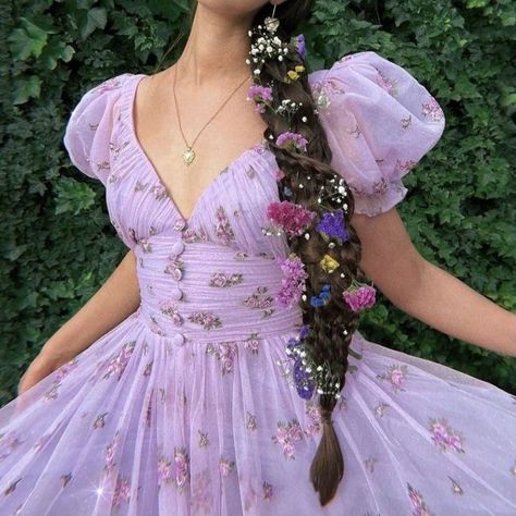 Purple Princess Aesthetic, Purple Dress Aesthetic, Tangled Dress, Rapunzel Outfit, Real Life Rapunzel, Disney Attire, 12 Dancing Princesses, Rapunzel Tangled, Disney Princesses And Princes