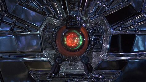 FLIGHT OF THE NAVIGATOR (1986). One of those underrated, yet seminal 1980s films. I’ve always liked the technology designs—the machinery looks like it’s made out of translucent minerals. Robust and ornamental. Alien. Flight Of The Navigator, 1980s Films, Geek Movies, Falling Kingdoms, Kids' Movies, Columbia Pictures, Weird Pictures, 20th Century Fox, Universal Pictures