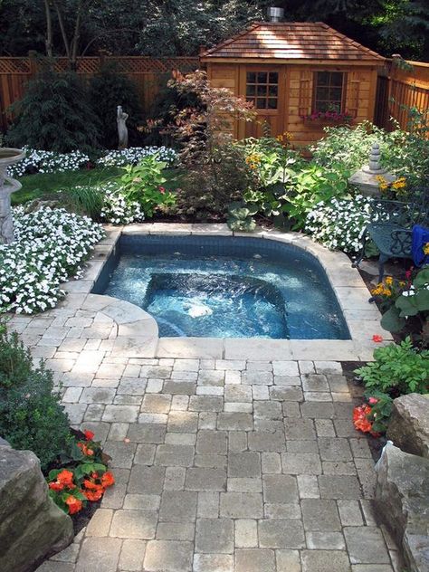 Inground Hot Tub, Small Inground Pool, Backyard Pool Design, Small Pool Design, Small Backyard Gardens, Small Pools, Backyard Pool Designs, Small Pool, Small Backyard Pools