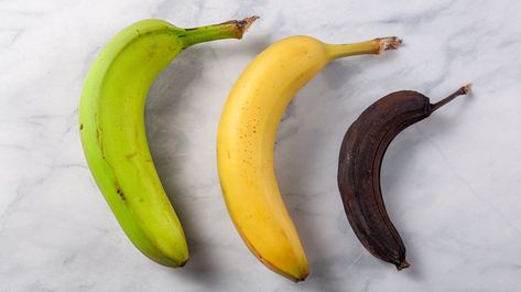 Keep Bananas Fresh, Unripe Banana, White Asparagus, Quirky Kitchen, Perennial Vegetables, Green Eating, Bananas Foster, Types Of Fruit, Green Banana