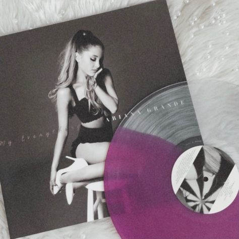 marilyn 🦋’s Instagram photo: “ariana grande - my everything (2014) (2019) • 🌙 limited edition 1lp lavender/clear split pressing 💘 webstore exclusive 🌟 fav songs -…” Ariana Grande My Everything Era, Ariana Grande Cd, My Everything Era, Ariana Grande My Everything, My Everything Ariana Grande, Ariana Grande Album, Vinyl Aesthetic, Ariana Grande Dangerous Woman, Ariana Grande Style