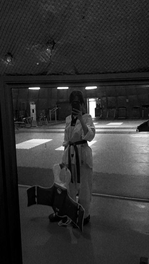 Black Belt Taekwondo Aesthetic, Taekwondo Aesthetic, Tkd Taekwondo, Black Belt Taekwondo, Boxer Aesthetic, Black Belt Karate, Taekwondo Girl, Taekwondo Training, Female Martial Artists