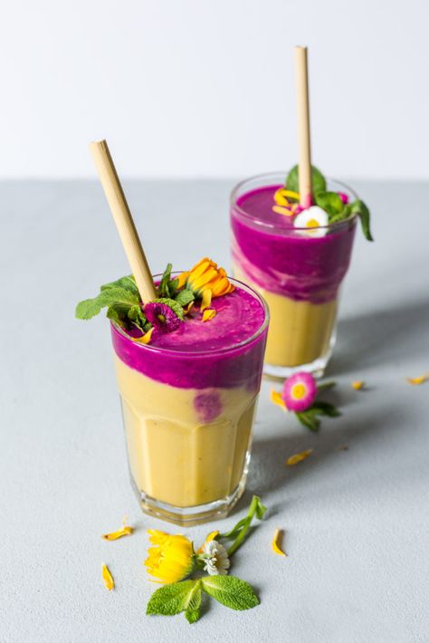 Purple Smoothie, Dragon Fruit Smoothie, Smoothie Bar, Dessert Aux Fruits, Idee Pasto Sano, Fruit Smoothies, Cafe Food, Dragon Fruit, Beautiful Food