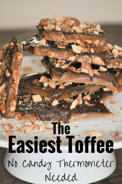 This is the easiest toffee recipe out there. Homemade candy can be scary, but not this recipe. It has an almond roca taste. So good!! Walnut Toffee Recipe, Toffee Desserts, Butter Toffee Recipe, Homemade Toffee Recipe, Christmas Toffee, English Toffee Recipe, Easy Toffee, Almond Roca, Homemade Toffee