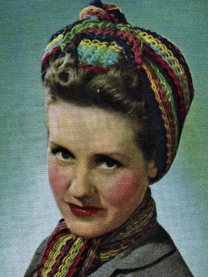 1940s Scarf, Forties Fashion, 1940s Woman, 1940s Hats, Knit Turban, Fashion 1940s, Vintage Knitwear, Fair Isles, Elsa Schiaparelli