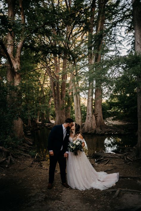 Texas Hill Country Elopement, Texas Elopement Destinations, Nature Elopement, Texas Elopement, Boerne Texas, Texas State Parks, Texas Hill Country Wedding, Outdoor Elopement, Texas Country